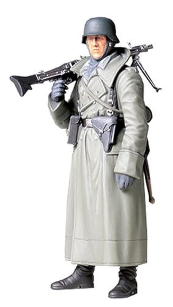 TAMIYA 300036306 1:16 WWII Figure German Soldier with Coat and MG,Grey,Medium – Toy