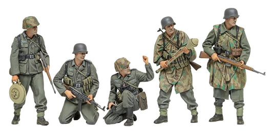 Tamiya 35382 1:35 Fig-Set Dt. Infantry 1943-45 (5) - Model Kit, Plastic Assembly Kit, Detailed Replica, Unpainted – Toy
