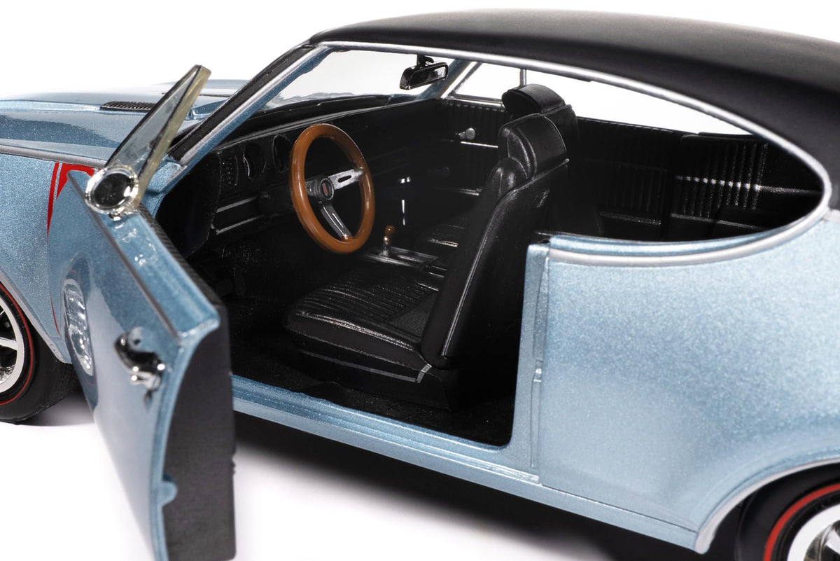 American Muscle 1968 Oldsmobile Holiday Coupe 442 Hemmings Muscle Machines - Code F Teal Frost 1/18 Scale Diecast